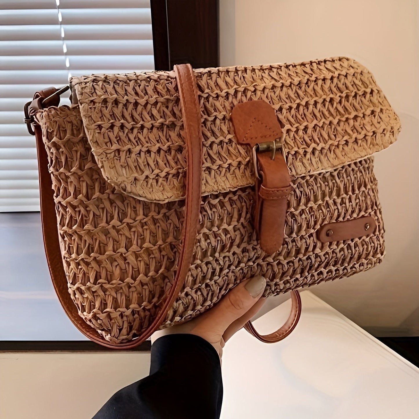Solmira | Geflochtene Schultertasche mit verstellbarem Riemen für sommerliche Looks