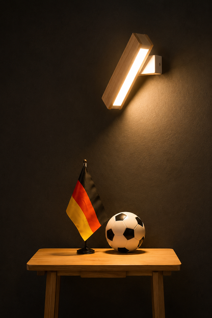 AuraFlex | Drehbare LED-Wandleuchte mit warmem Licht und natürlicher Holzoptik