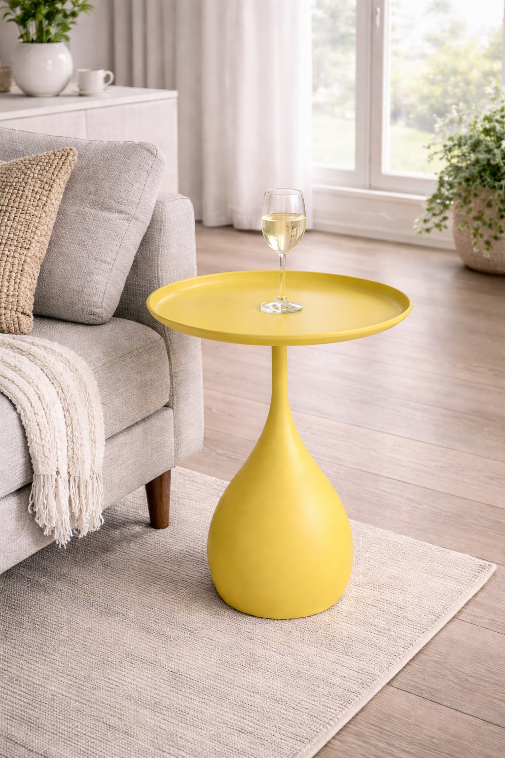 Janes | Moderner Beistelltisch mit stilvoller Balance