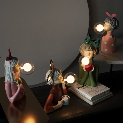 Leuchtende Schwestern | Künstlerische Tischlampe mit warmer Lichtatmosphäre
