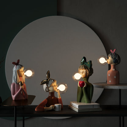 Leuchtende Schwestern | Künstlerische Tischlampe mit warmer Lichtatmosphäre