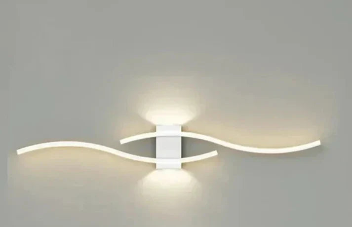 Noéline | Minimalistische Wandleuchte mit elegantem Wellendesign