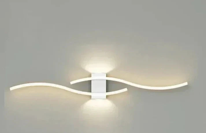 Noéline | Minimalistische Wandleuchte mit elegantem Wellendesign