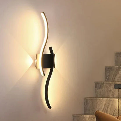 Noéline | Minimalistische Wandleuchte mit elegantem Wellendesign