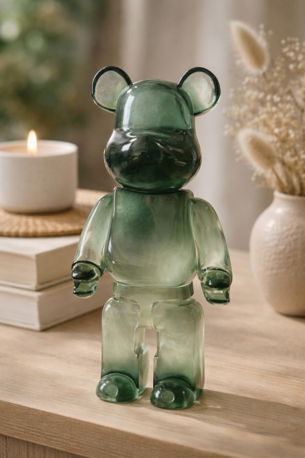 Noxi | Transparente Designfigur mit moderner Leichtigkeit